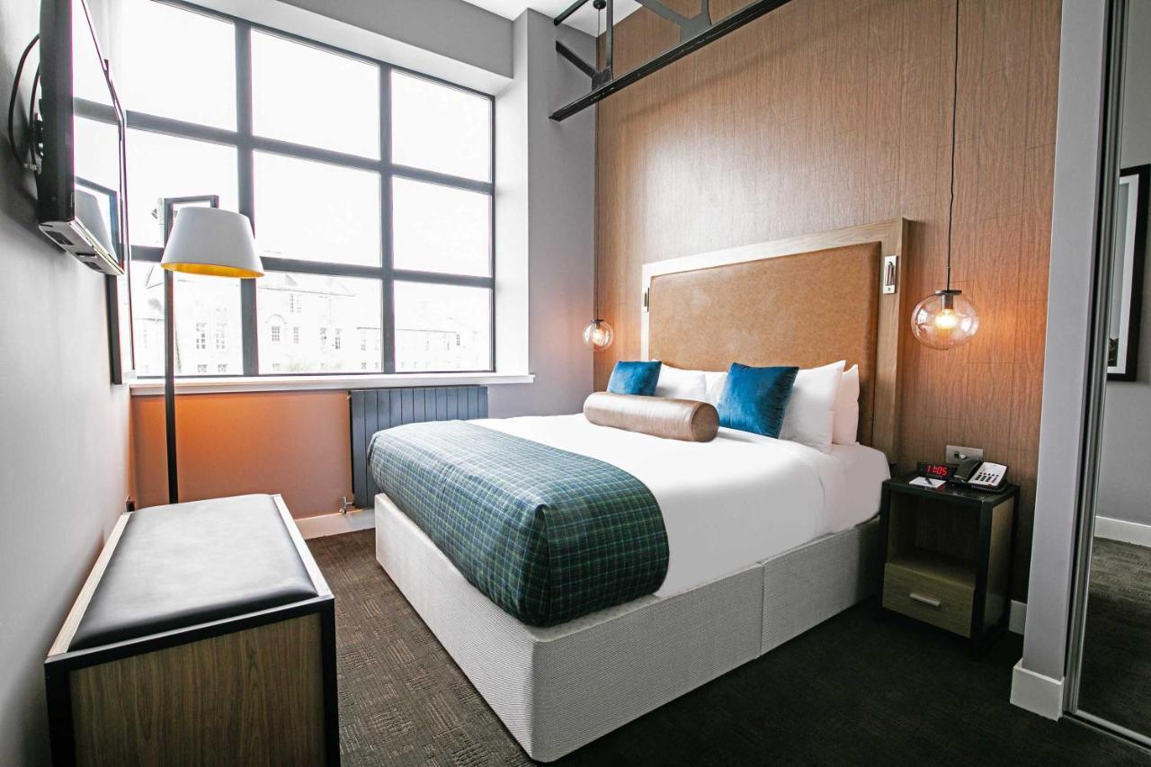 Executive Suite 1 Bedroom 1 King Sofa Bed Kitchen Kitchen